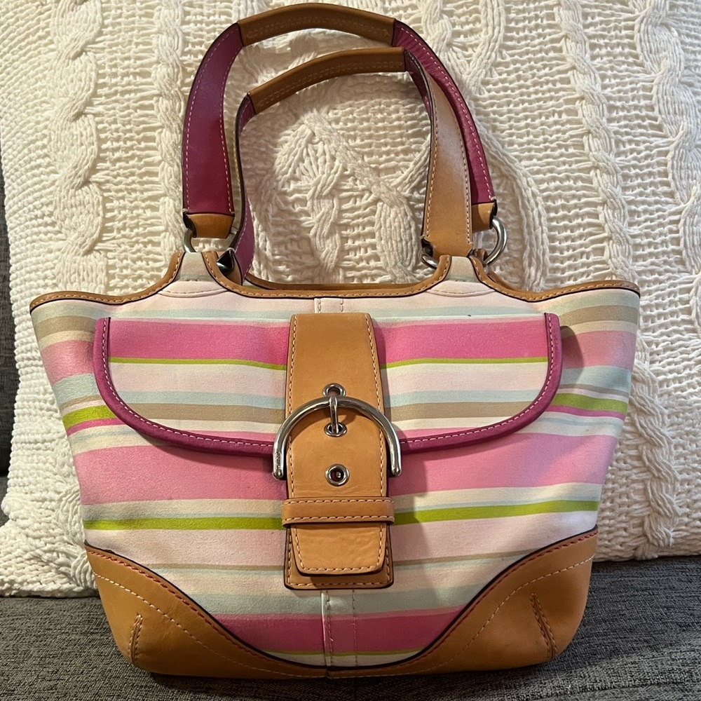 Coach purse so pretty 😍